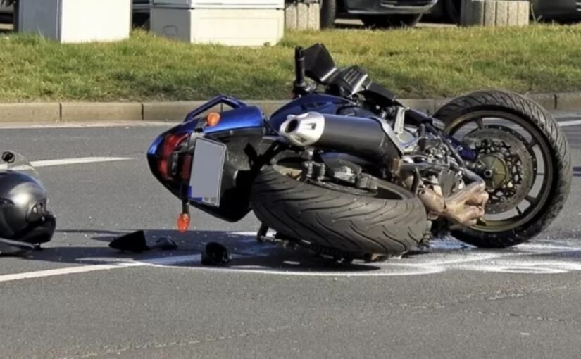 Tabrak Motor yang Berhenti Di Pinggir Jalan Pemotor Di Bogor Alami Luka Berat